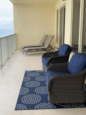 Roomy Oceanfront Condo with Breathtaking View and Beachside Pool - Unit 1906